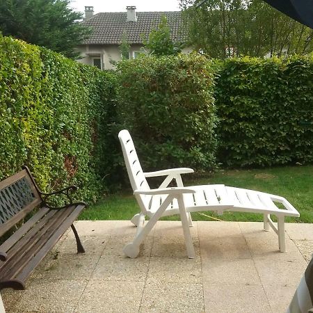 appartement proche mer avec jardin ensoleillé Houlgate Exterior foto