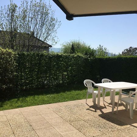 appartement proche mer avec jardin ensoleillé Houlgate Exterior foto