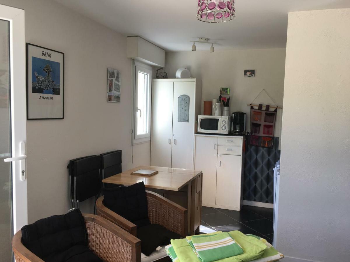 appartement proche mer avec jardin ensoleillé Houlgate Exterior foto