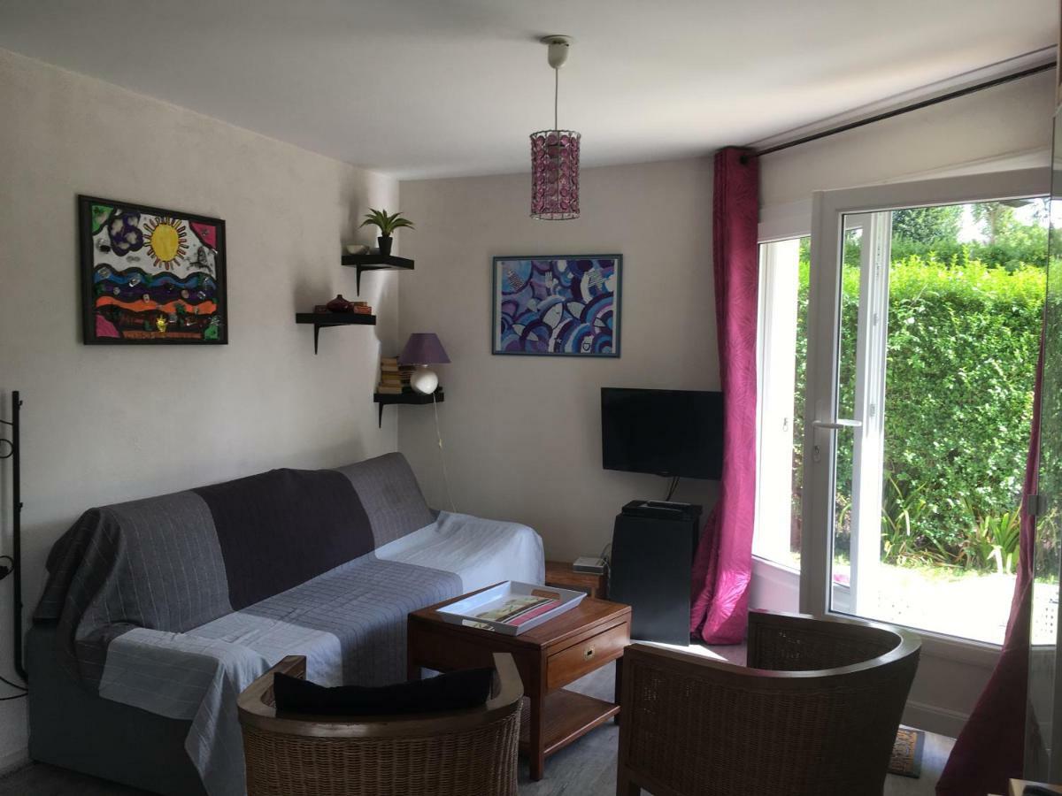 appartement proche mer avec jardin ensoleillé Houlgate Exterior foto